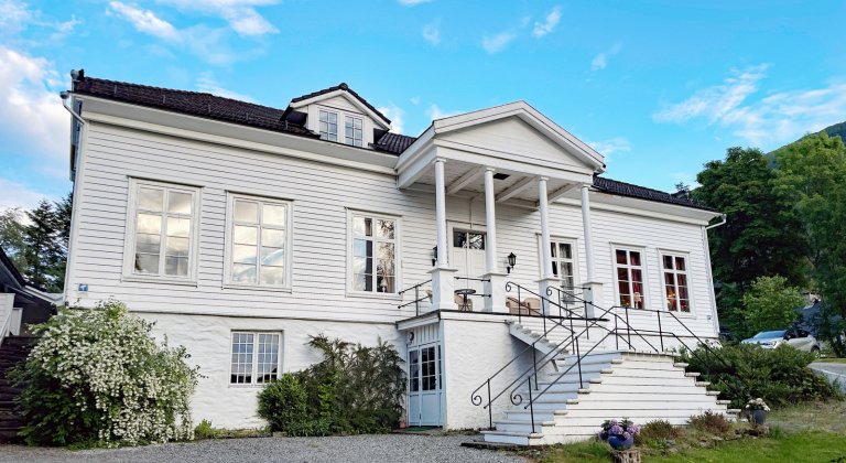 Fjordslottet Hotel